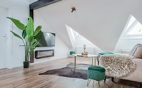 City-Vibes & Altstadtflair In Der Fussgaengerzone Mit Parkplatz Und Home Office